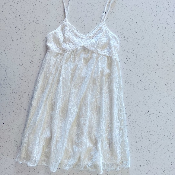 Abercrombie & Fitch Lace Dress (off-white) - Picture 2 of 7